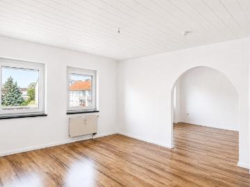 Gepflegte 2,5 Zimmer Wohnung mit Westbalkon und Einbauküche in Düsseldorf Unterrath