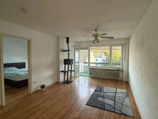 gepflegte 2,5 Zimmer Wohnung, Einbauküche, Balkon, Augsburg Lechhausen