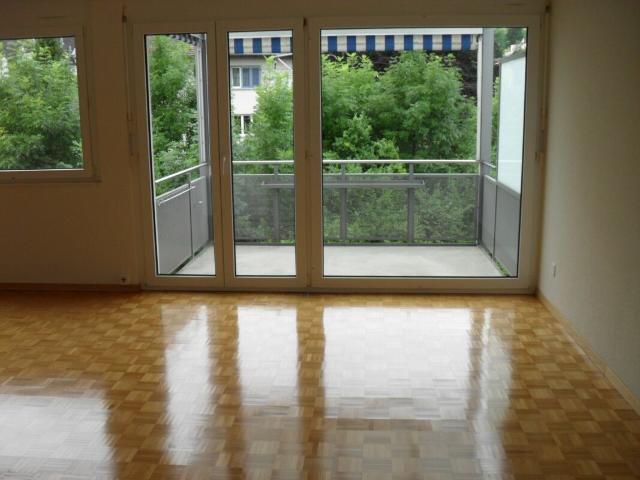 Gepflegte 2.5 Zimmer Wohnung in Adliswil