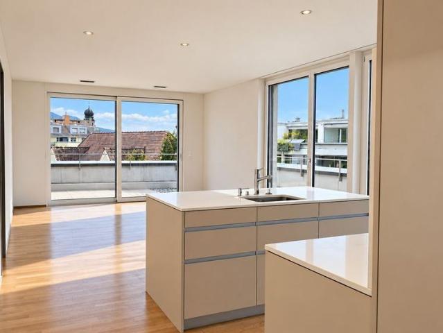 Gepflegte 2.5 Zimmer Attikawohnung mit Aussicht in Siebnen