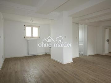 Gepflegte 2,5 Zimmer Dachgeschosswohnung mit Balkon zentral in Helmstedt