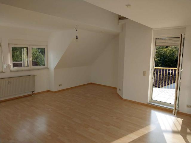 Gepflegte 2,5 Zimmer Maisonette Wohnung mit Balkon in Nürnberg Schniegling