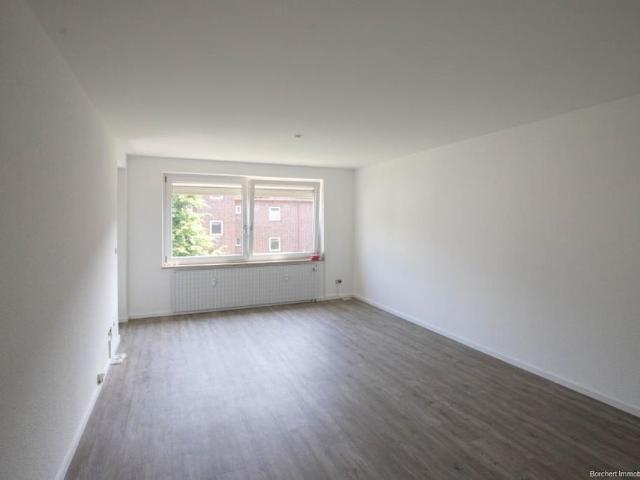 Gepflegte 2 2/2 Zimmer Wohnung mit Balkon in ruhiger Wohnlage zu vermieten!