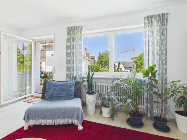 Gepflegte 2 ZKB Wohnung mit Balkon in ruhiger Lage des Ingolstädter Südwestens nahe Hauptbahnhof !