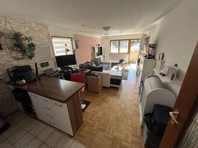 Gepflegte 2 Zi. Wohnung, Südbalkon & Tiefgarage in ruhiger Lage – Sielmingen