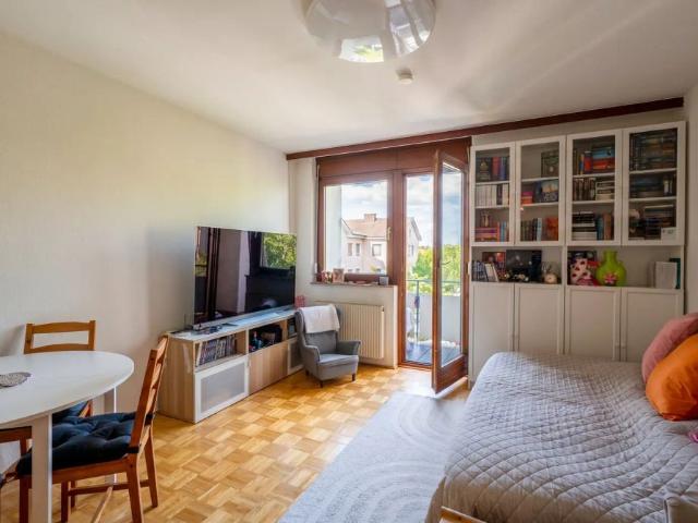 — * Gepflegte 2 Zimmerwohnung Mietwohnung im Grünen !