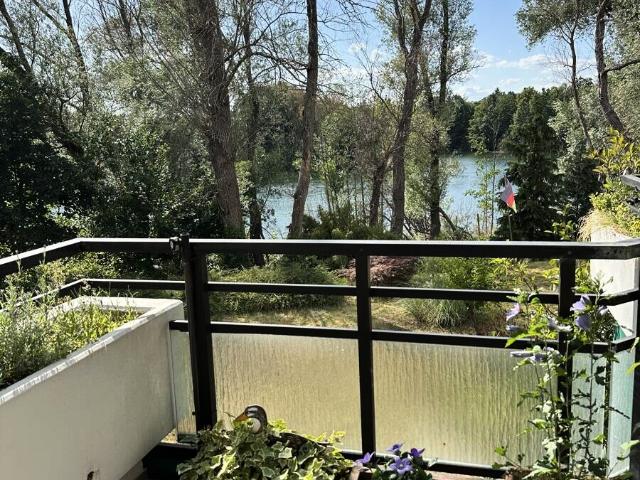 Gepflegte 2 Zimmerwohnung mit Panoramaseeblick
