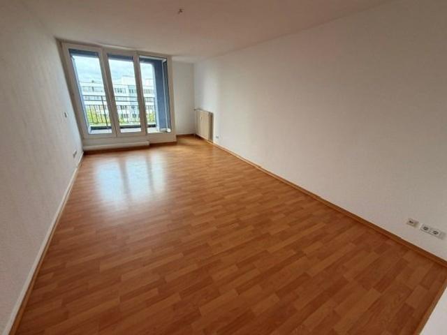 Gepflegte 2 Zimmer Dachgeschoss Wohnung nahe Zentrum!