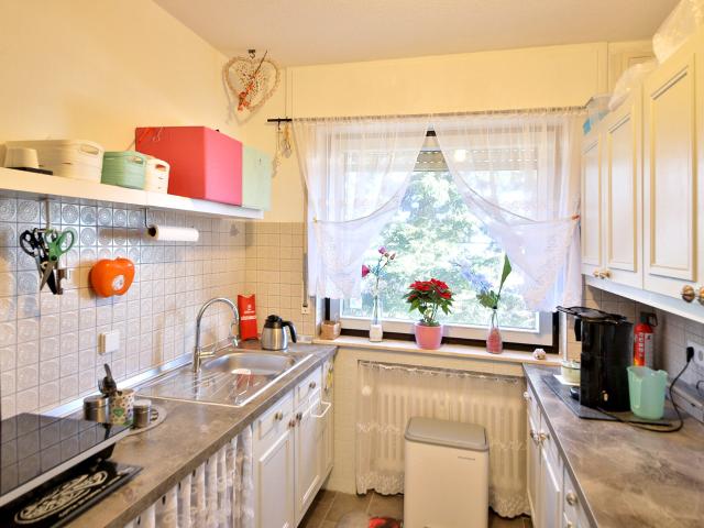Gepflegte 2 Zimmer Eigentumswohnung mit Balkon und Garage in ruhiger Lage von Bad Wildbad