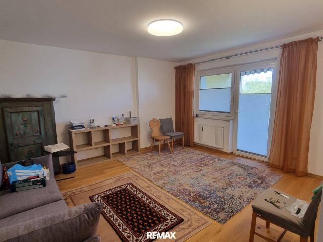 Gepflegte 2 Zimmer Eigentumswohnung mit Loggia und Garagenplatz in St. Pölten