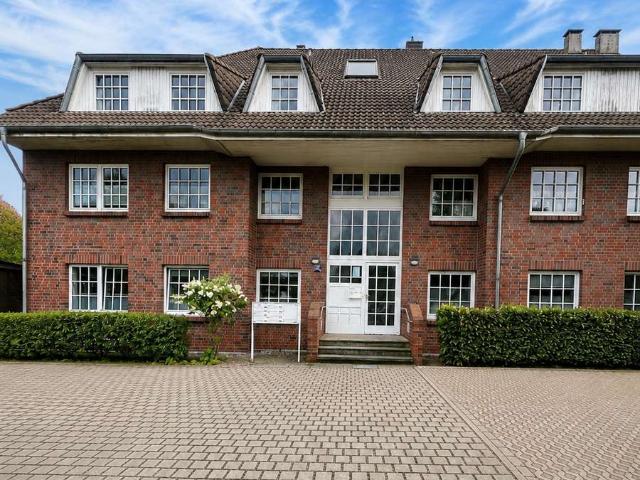 gepflegte 2 Zimmer ETW mit Süd Balkon, Vollbad und PKW Stellplatz