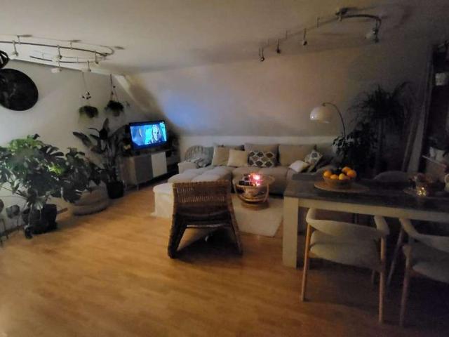 Gepflegte 2 Zimmer Maisonette Wohnung in Frankfurt Sossenheim