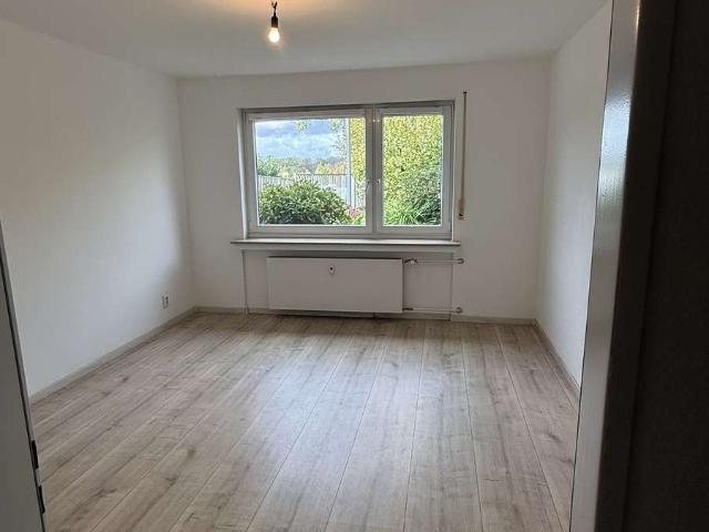 Gepflegte 2 Zimmer Souterrainwohnung in Wuppertal Dönberg