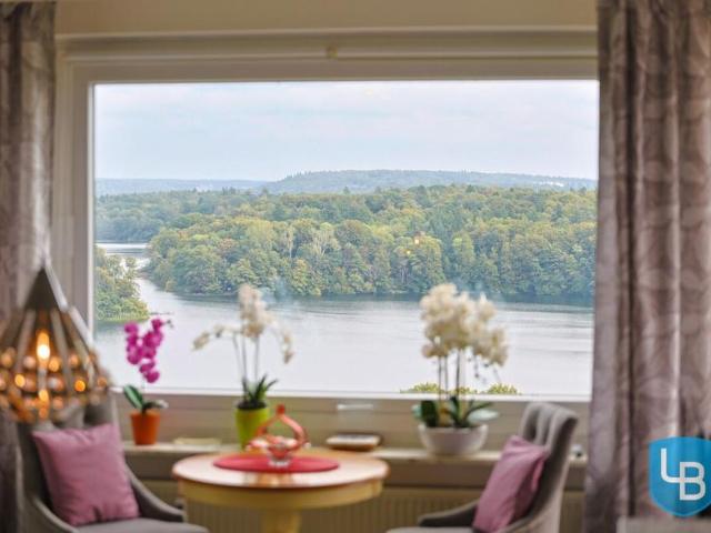 Gepflegte 2 Zimmer Wohnung über den Dächern von Plön und mit direktem Seeblick