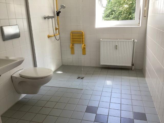 Gepflegte 2 Zimmer Wohnung für Senioren frei!