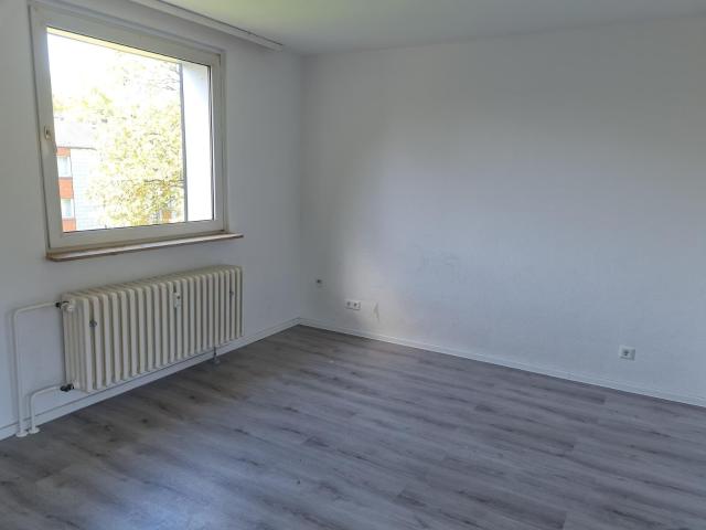 Gepflegte 2 Zimmer Wohnung im 2.Obergeschoss zu vermieten! 300 € Wunschgutschein* inklusive!