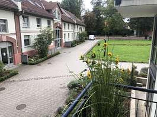 Gepflegte 2 Zimmer Wohnung in Frankfurt Nieder Erlenbach