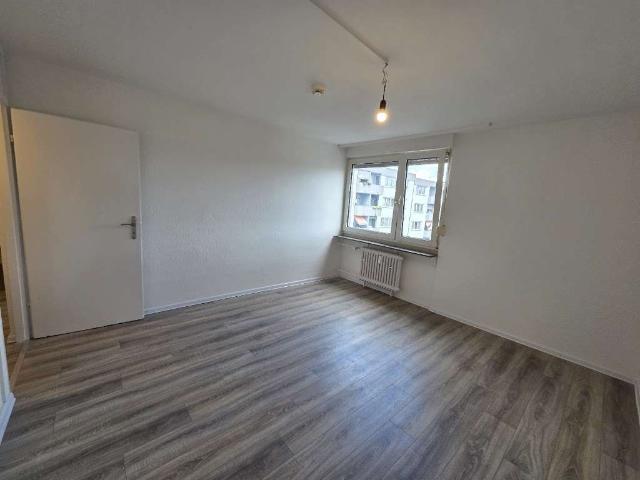 Gepflegte 2 Zimmer Wohnung mit Aufzug – für Mieter, die sofort entscheiden!