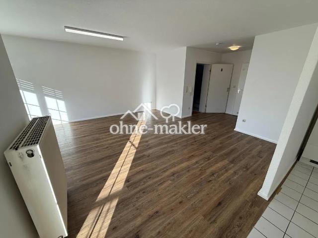 gepflegte 2 Zimmer Wohnung mit Balkon & EBK – sofort bezugsfrei
