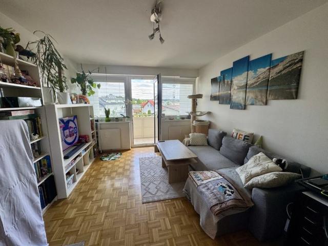 Gepflegte 2 Zimmer Wohnung mit Balkon, Stellplatz & Co