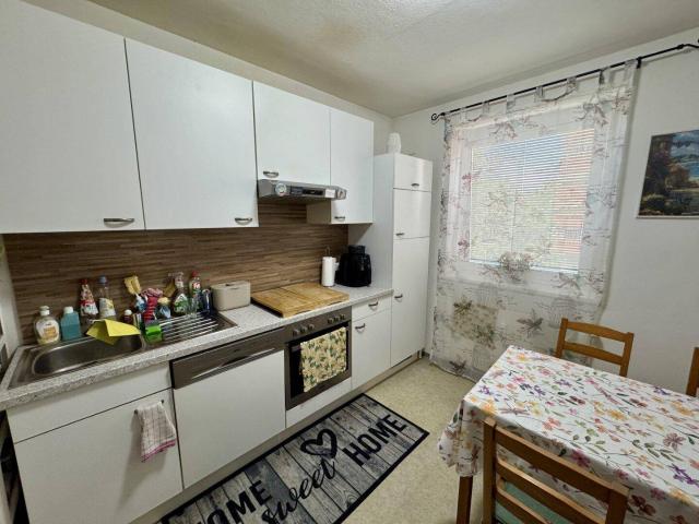 Gepflegte 2 Zimmer Wohnung mit Balkon, Stellplatz & Co