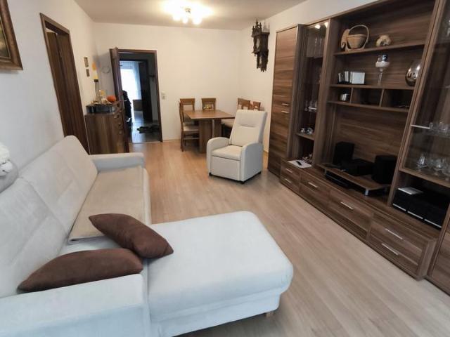 Gepflegte 2 Zimmer Wohnung mit Balkon und Tiefgarage