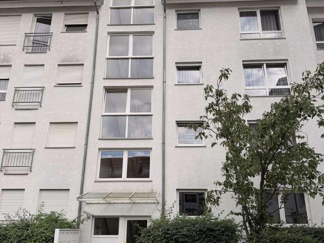 Gepflegte 2 Zimmer Wohnung mit großem Balkon und Tiefgaragenstellplatz – attraktive Kapitalanlage