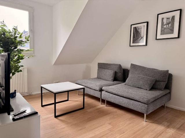 Gepflegte 2 Zimmer Wohnung mit Dachterasse und EBK