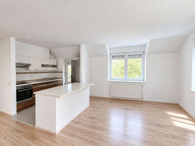 Gepflegte 2 Zimmer Wohnung mit Dachterrasse