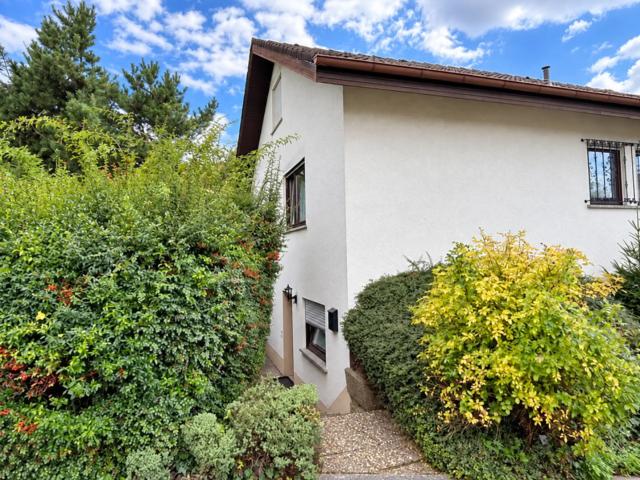 Gepflegte 2 Zimmer Wohnung mit Terrasse und Garage