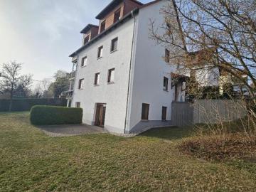 Gepflegte 2 Zimmer Wohnung mit Terrasse und Stellplatz in ruhiger Lage