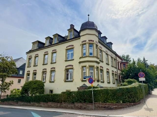Gepflegte 2 Raum Wohnung mit Erker in Uni Nähe, sofort verfügbar