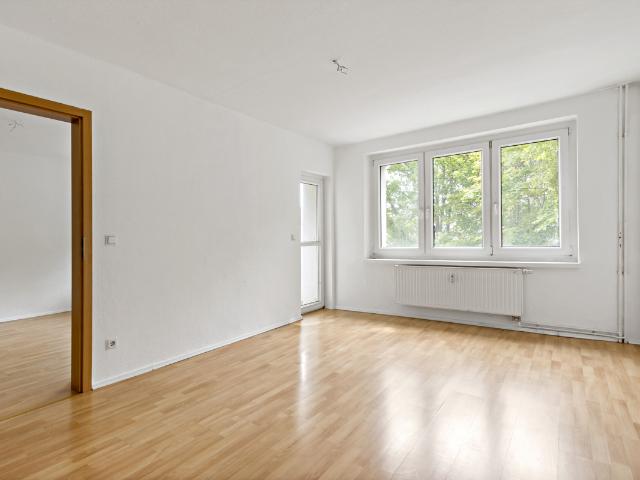 Gepflegte 2 Raumwohnung mit Balkon in der Merseburger Straße!