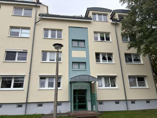 gepflegte 2 Raumwohnung mit Balkon und Einbauküche frei ab sofort