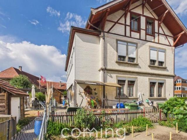 Gepflegte 4.5 Zimmer Wohnung mit Garten und Sommerlaube in Thörigen