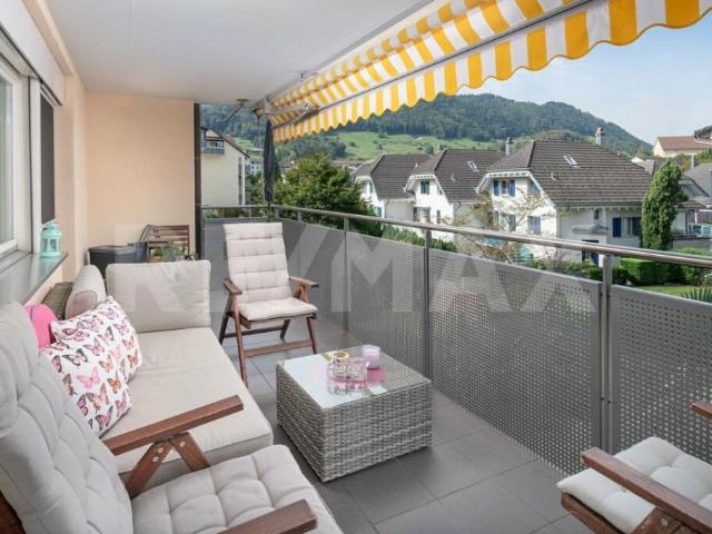 Gepflegte 4.5 Zimmerwohnung mit grossem Balkon zu kaufen!