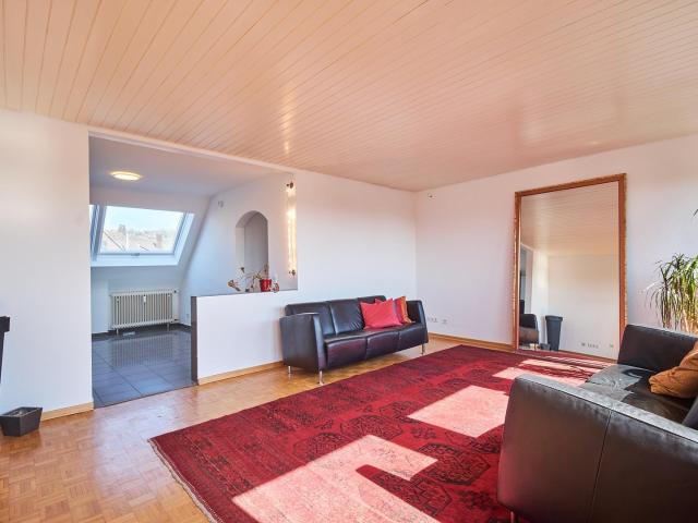 Gepflegte 4,5 Zimmerwohnung mit Stellplatz! !Provisionsfrei!