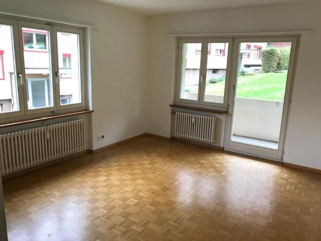 GEPFLEGTE 4.5 ZIMMERWOHNUNG ZUM WOHLFÜHLEN!