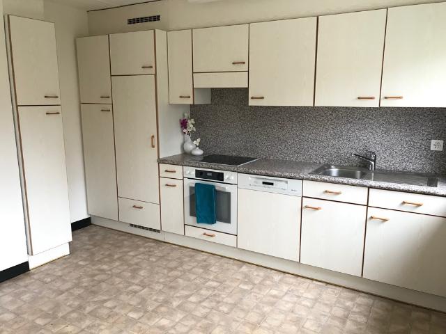 GEPFLEGTE 4.5 ZIMMERWOHNUNG ZUM WOHLFÜHLEN!