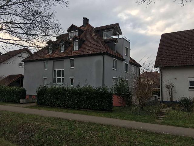 Gepflegte 4 Zi Whg 2 Balkone, große Einbauküche
