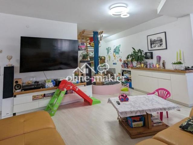 gepflegte 4 Zimmer Maisonette Wohnung mit Balkon, Küche und Tiefgarage