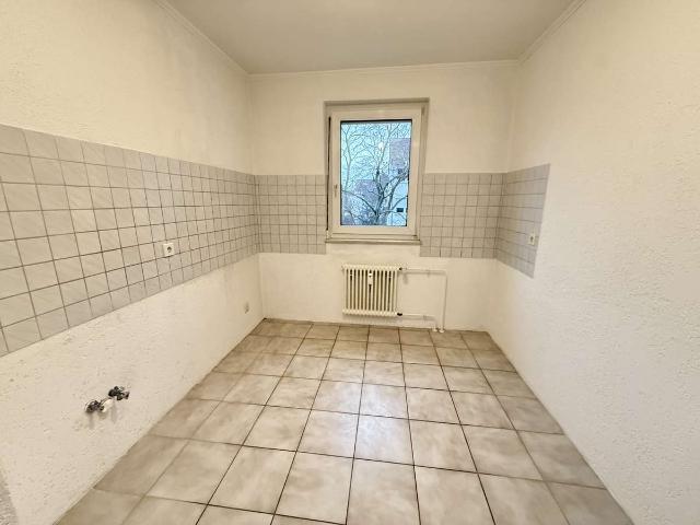 Gepflegte 4 Zimmer Wohnung mit Balkon & Stellplatz in LU Edigheim – nur 15 Min zur BASF