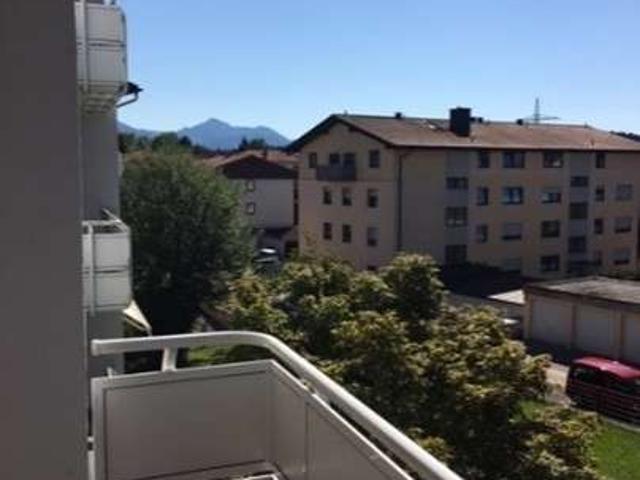 Gepflegte 70 m² Wohnung mit Süd West Balkon und Bergblick in Traunstein – Nähe Guntramshügel