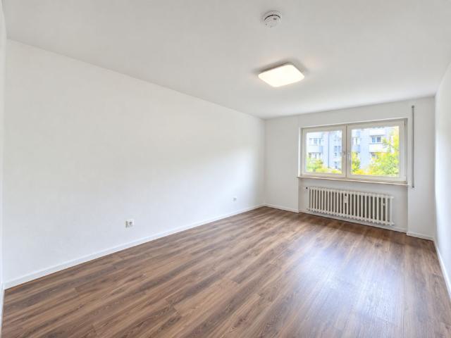 Gepflegte, großzügige und helle Wohnung mit Balkon