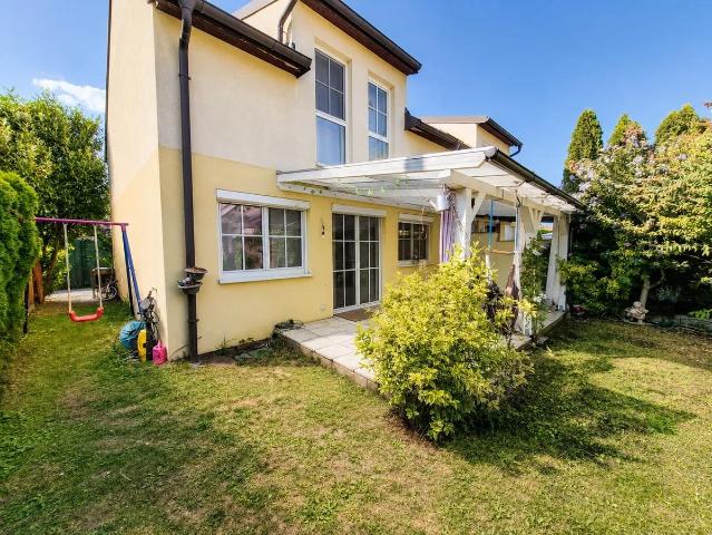 Gepflegte Doppelhaushälfte auf Eigengrund mit Keller, Carport und Garten in Stockerau
