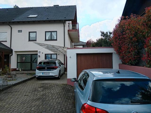 Gepflegte Doppelhaushälfte in Friesenheim Heiligenzell massiv