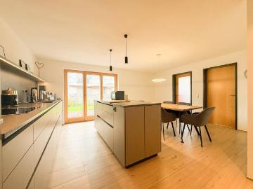Haus for sale in 6844 - Parkplatz, Terrasse