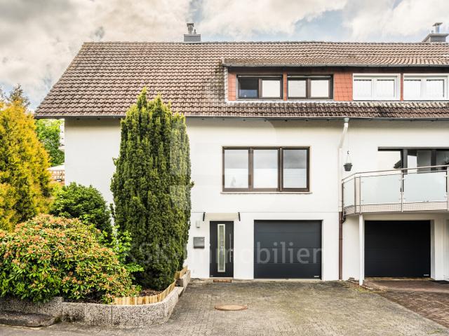 Gepflegte Doppelhaushälfte mit Garage in Nümbrecht!
