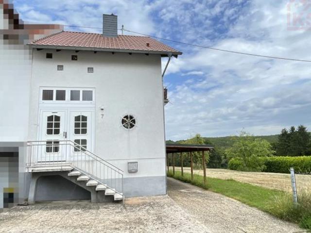 Gepflegte Doppelhaushälfte mit Garage, Terrasse und einem großem Garten in Heusweiler Holz