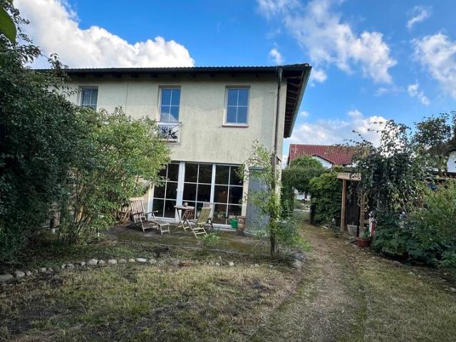 Gepflegte Doppelhaushälfte mit Garten in Basdorf